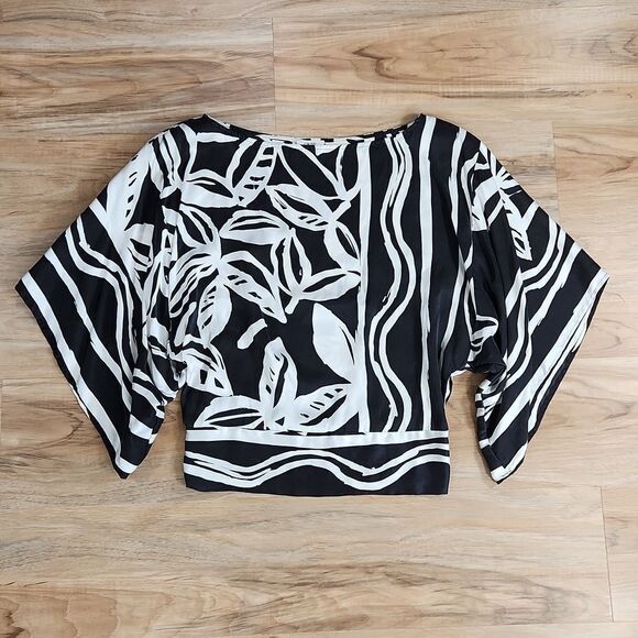 🔹️Cache Black & White Print Silk Wide Sleeve Blouse Small - Picture 1 of 10